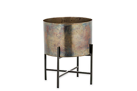 Juoni Iron Planter