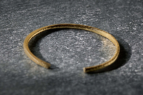 Niru Bracelet - Gold-GIFTING-Nkuku
