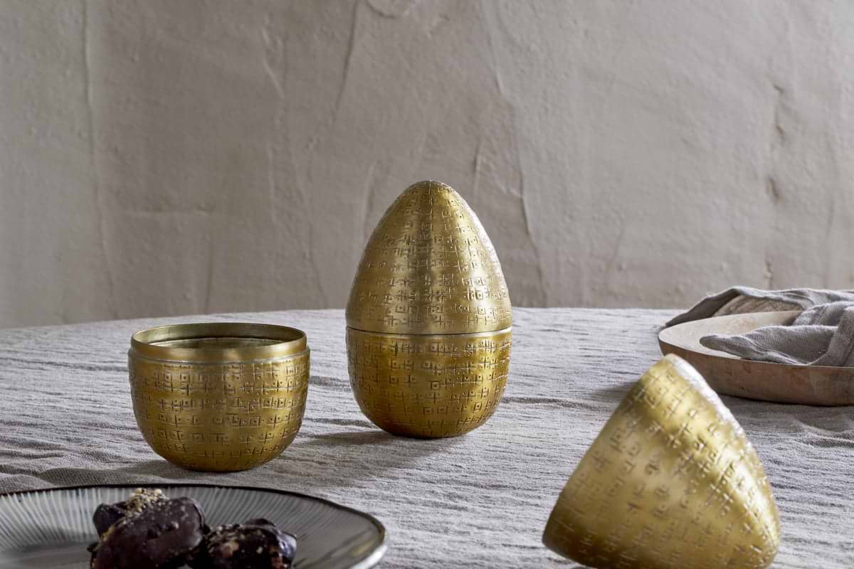 Mutti Hammered Opening Egg - Antique Brass-DECORATIVE ACCESSORIES-Nkuku