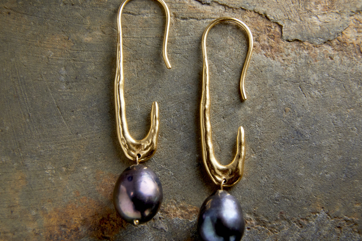Omi Grey Pearl Earrings - Gold-GIFTING-Nkuku