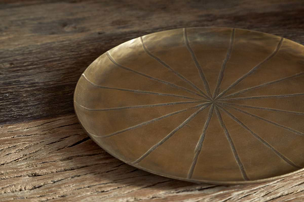Amai Etched Round Tray - Brass-DECORATIVE ACCESSORIES-Nkuku