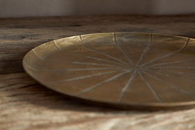 Amai Etched Round Tray - Brass-DECORATIVE ACCESSORIES-Nkuku
