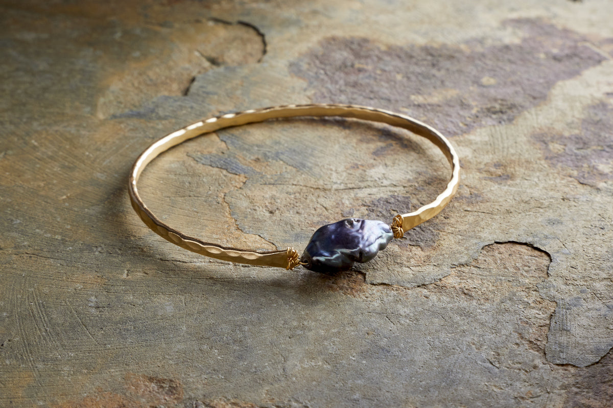 Parahu Grey Pearl Bracelet - Gold-GIFTING-Nkuku
