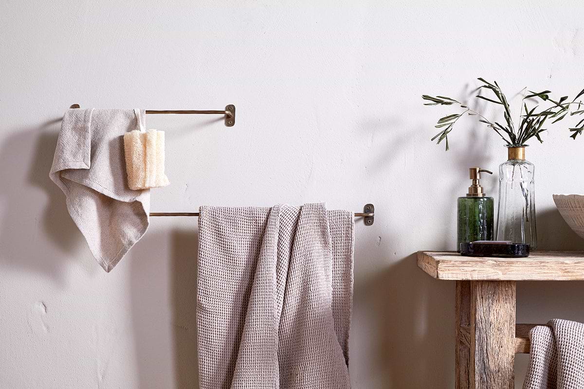 Olani Bathroom Hanging Rail - Antique Brass-BATHROOM-Nkuku