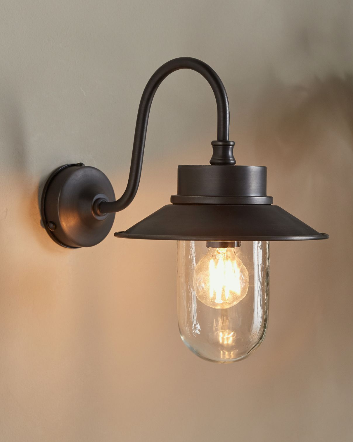 Outdoor_Lighting_SubCat_2bccd2a9-2cb1-4134-ba44-d666e0714e47-Nkuku