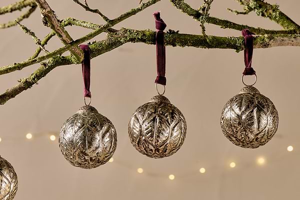 Patta Baubles - Antique Gold - (Set of 4)-CHRISTMAS DECORATIONS-Nkuku