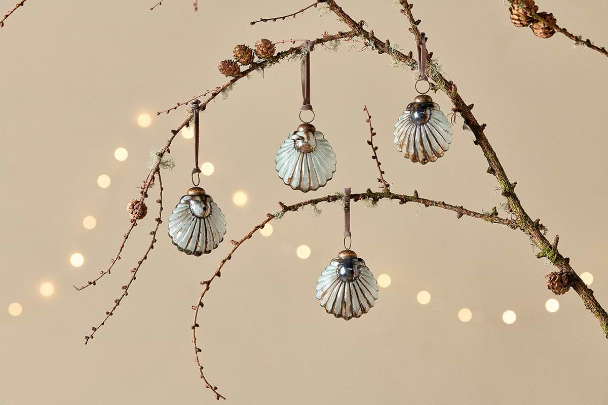 Sohni Shell Baubles - Gold & Cream - (Set of 4)-CHRISTMAS DECORATIONS-Nkuku