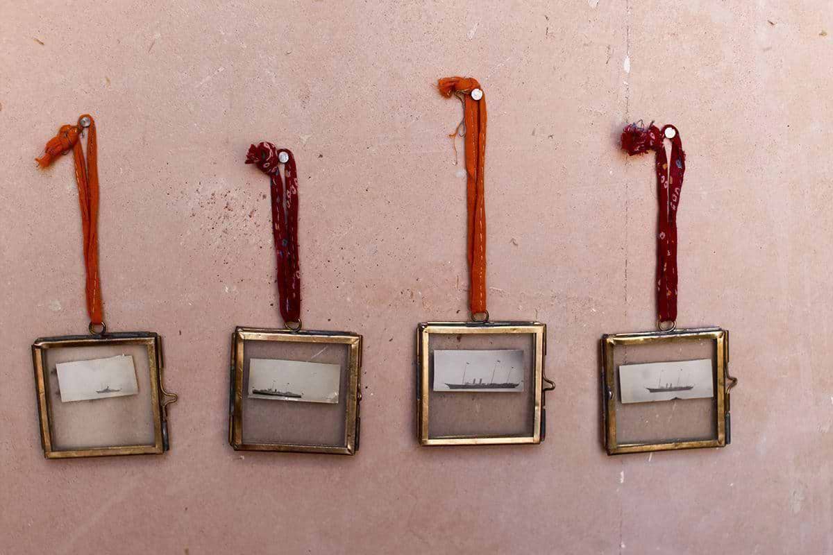 Tiny Kiko Frame Antique Brass (Set of 4)-DECORATIVE ACCESSORIES-Nkuku