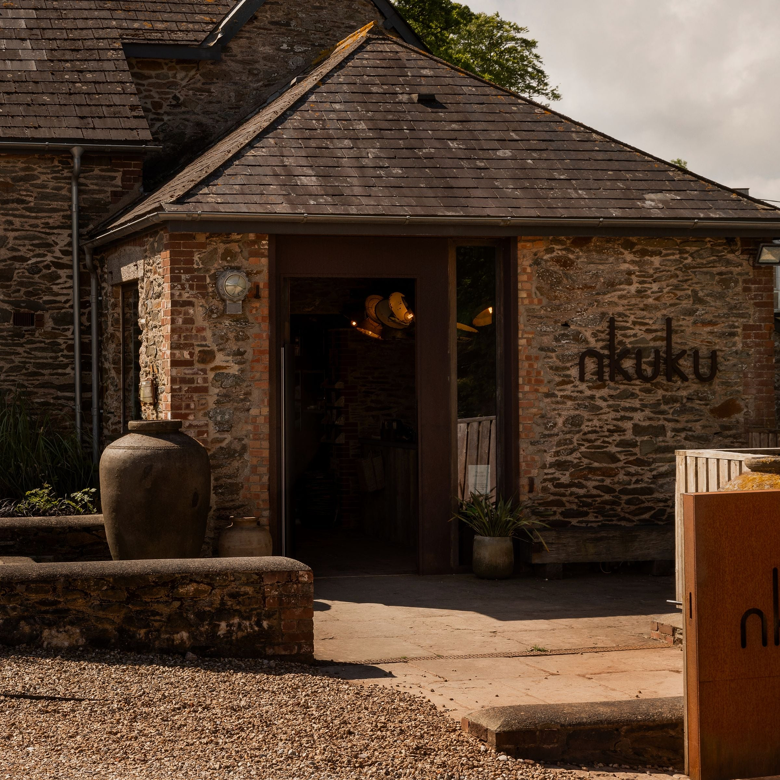 Totnes_Store_Mob-Nkuku