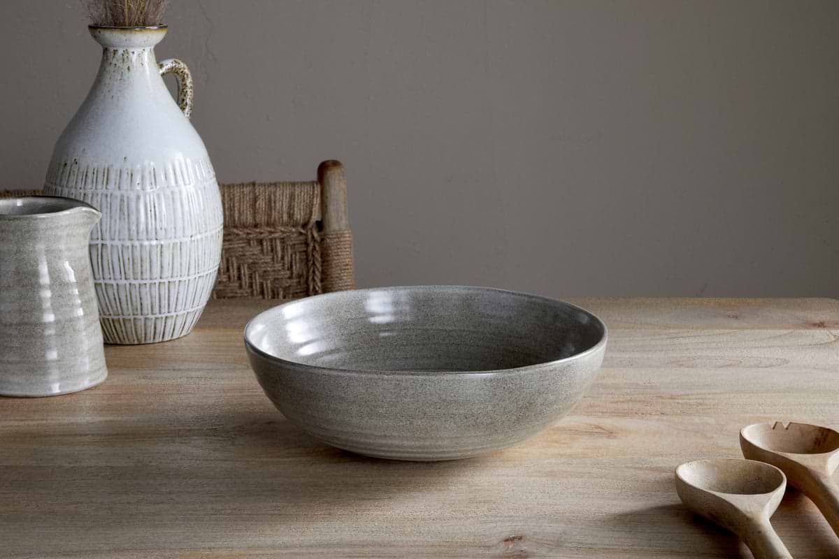 Valinha Earthenware Serving Bowl – Grey, Reactive Glaze – Nkuku