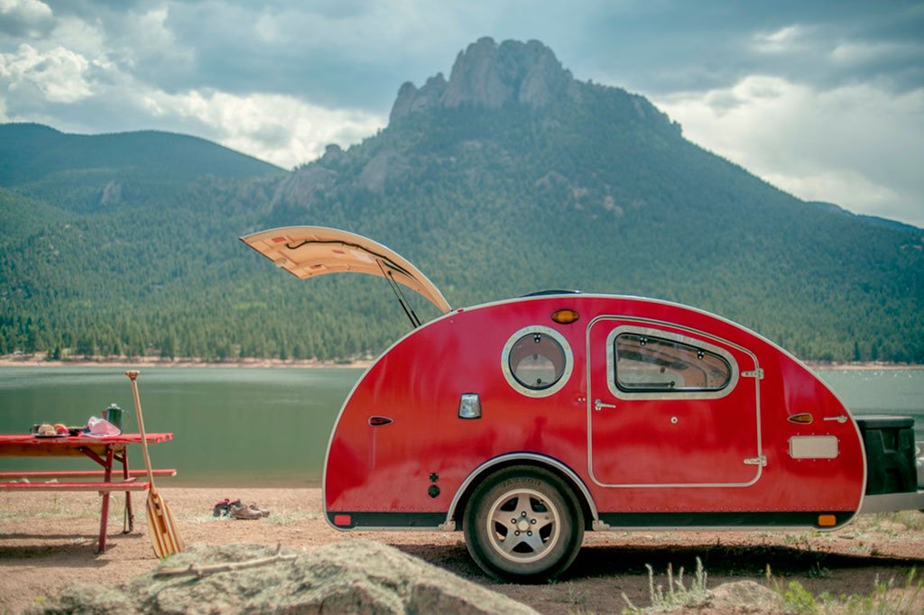 Mobile Homes - Ostrichpillow Magazine