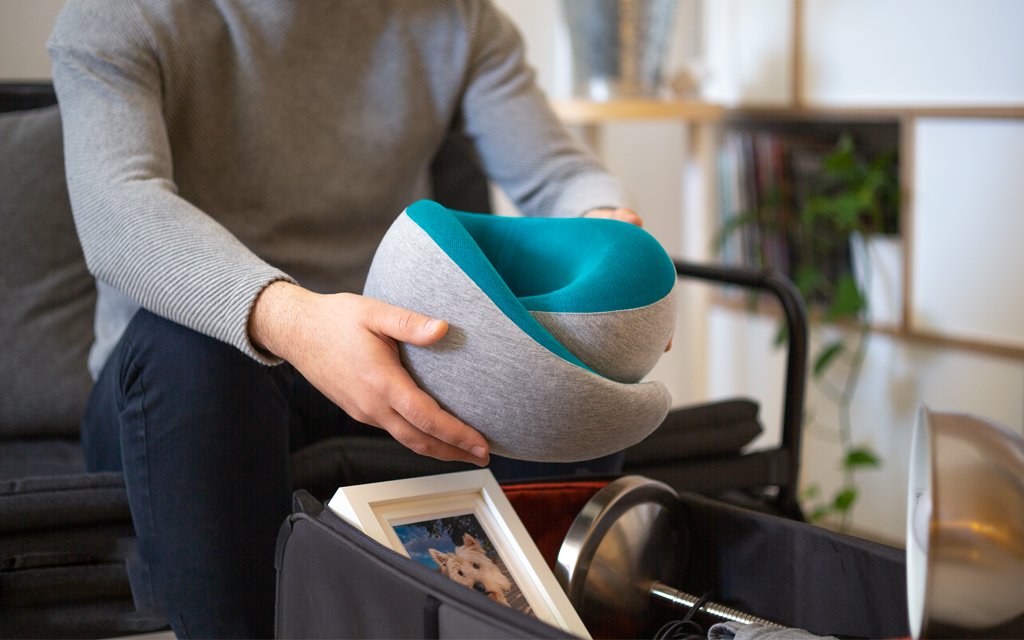 Travel neck pillow - Ostrichpillow Magazine