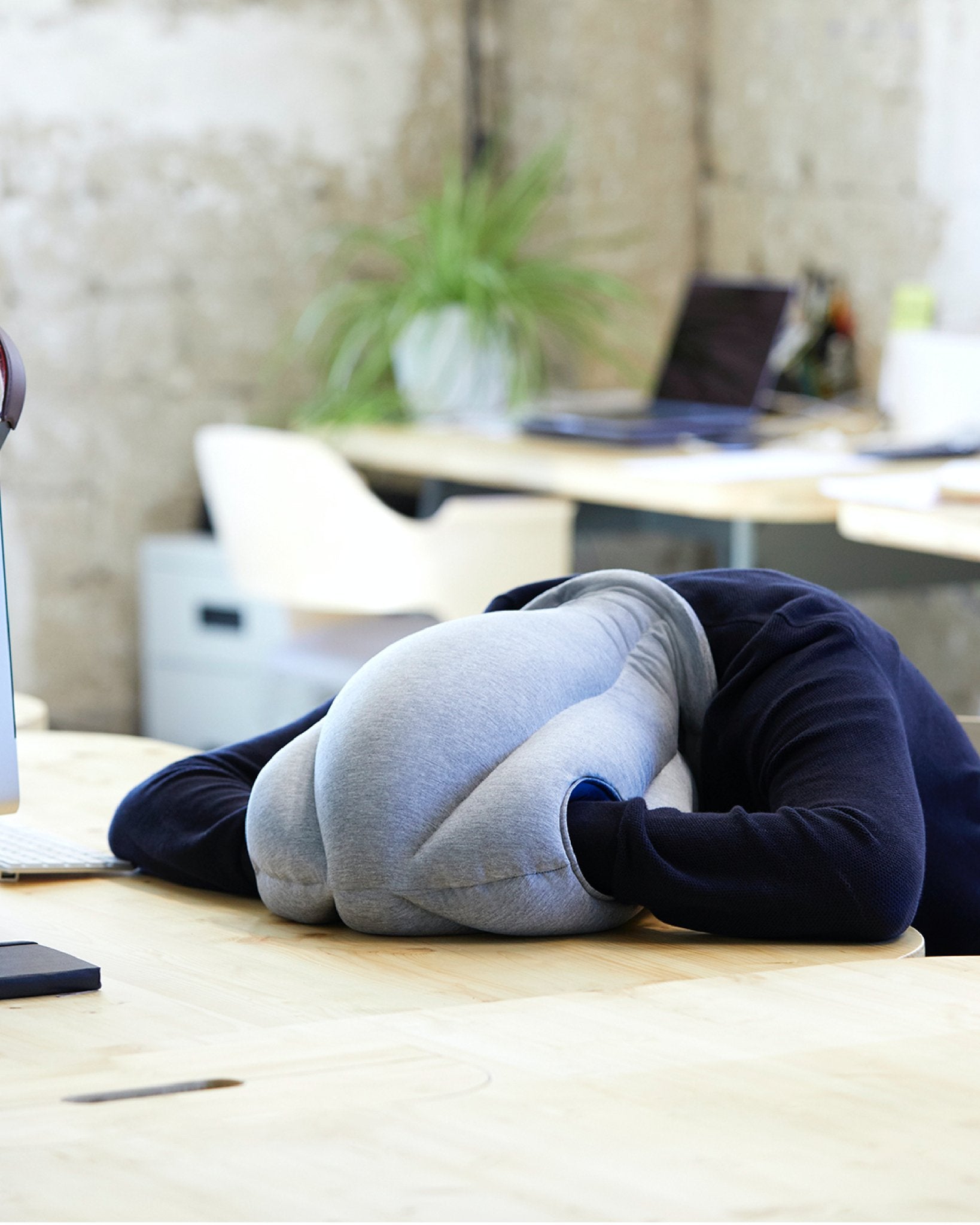 Original Napping Pillow – Ostrichpillow