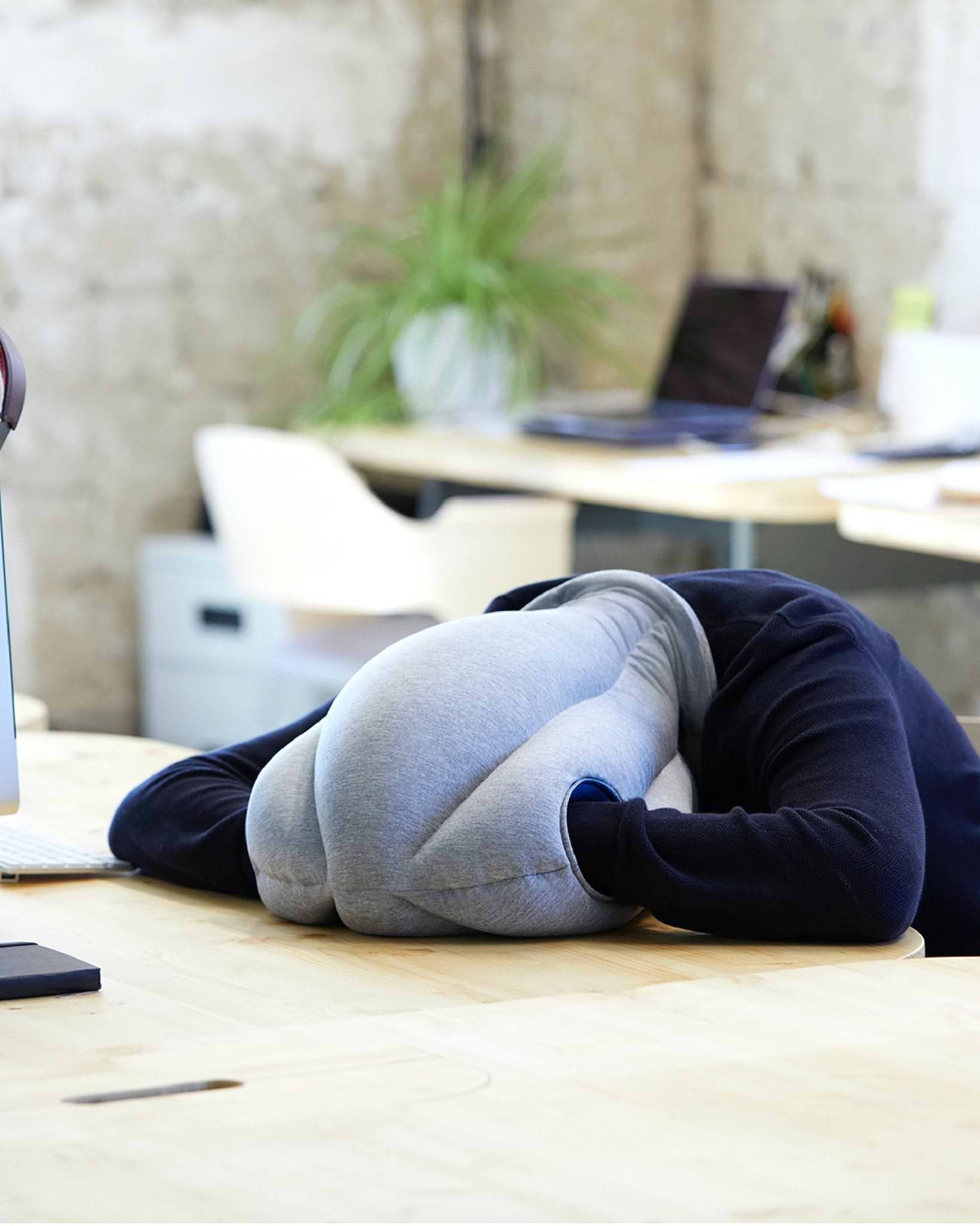 Original Napping Pillow – Ostrichpillow