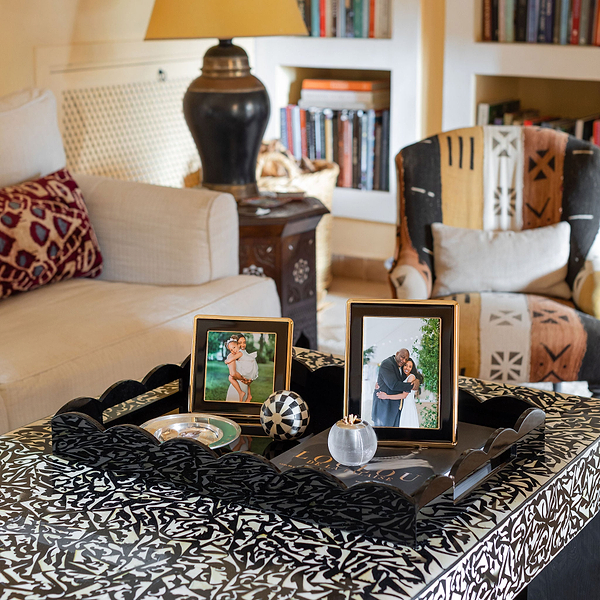 Black Enamel & Gold Curve Frame
