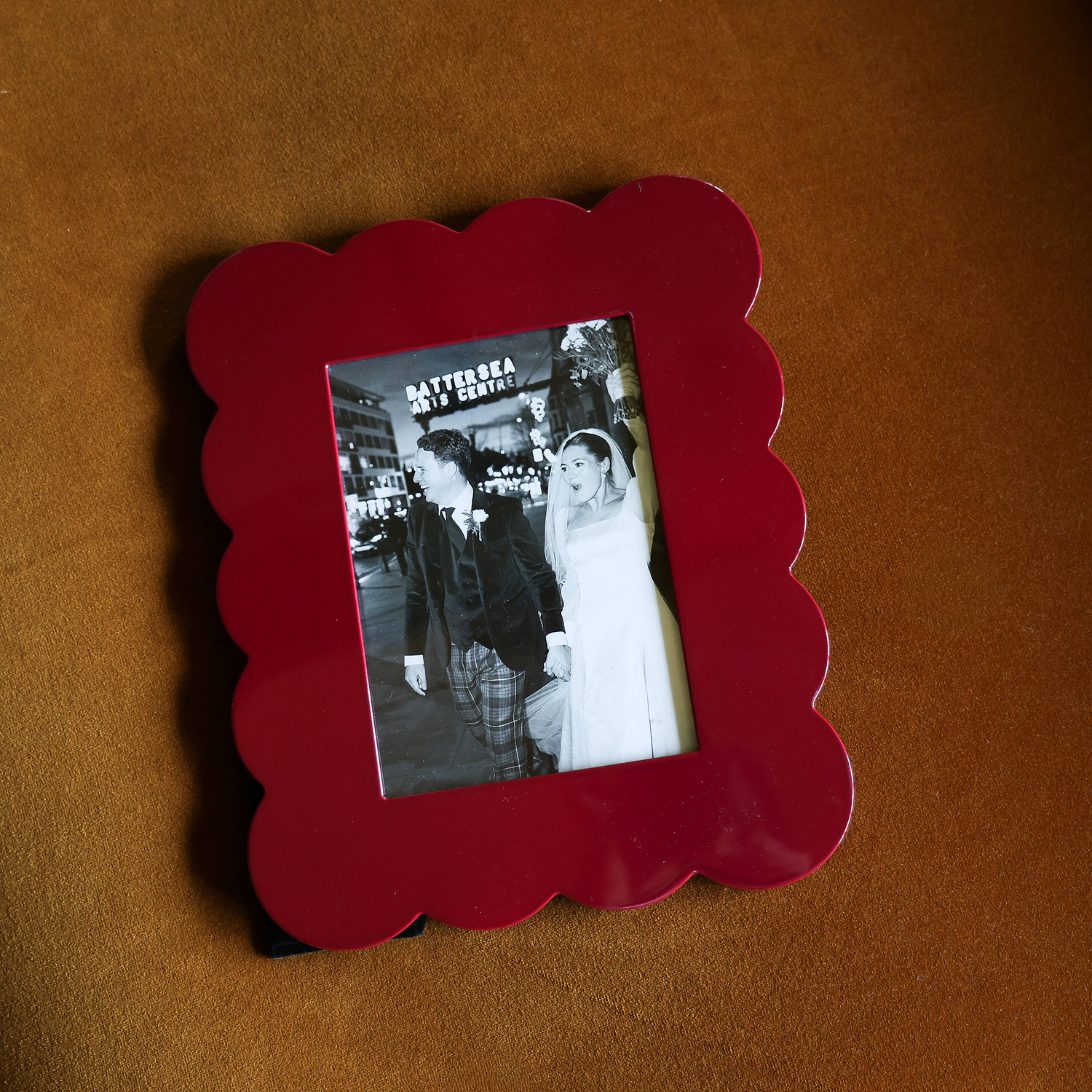 Cherry Scalloped Lacquer Photo Frame