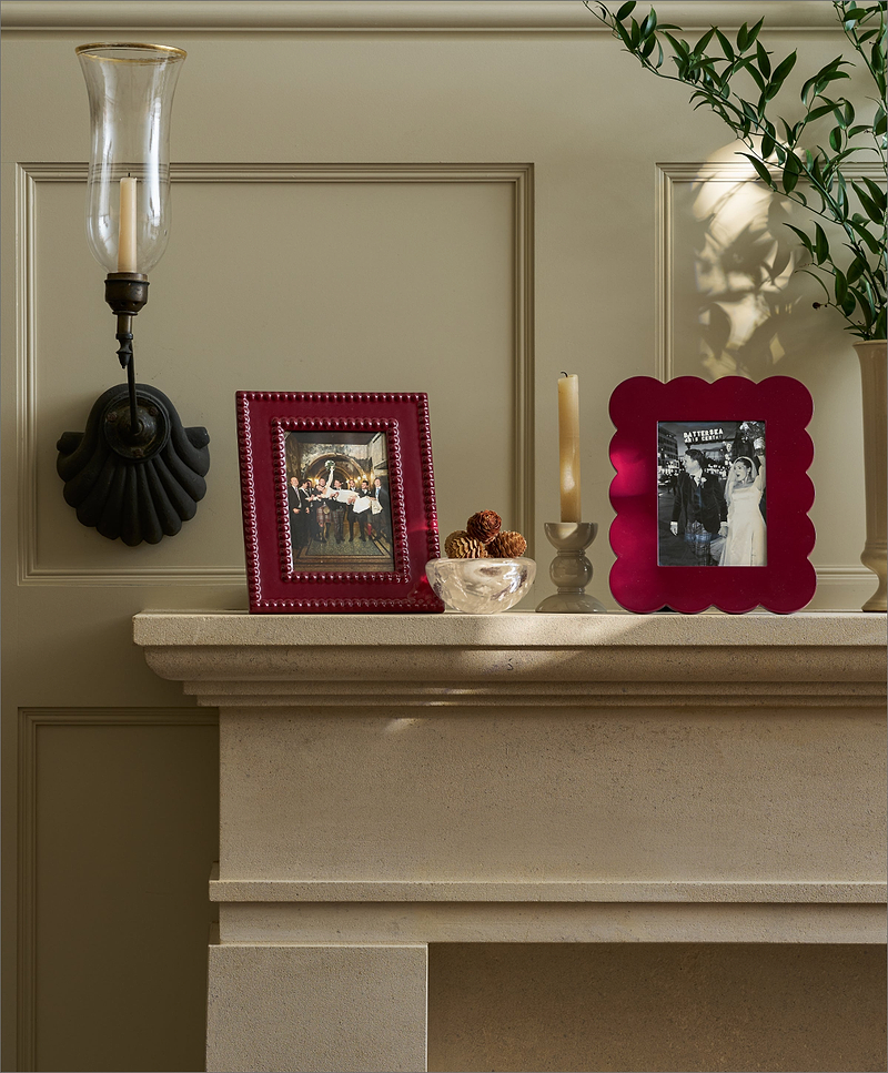 YOUR MEMORIES, BEAUTIFULLY FRAMED
