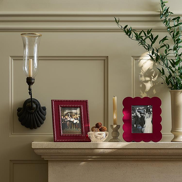 Cherry Scalloped Lacquer Photo Frame