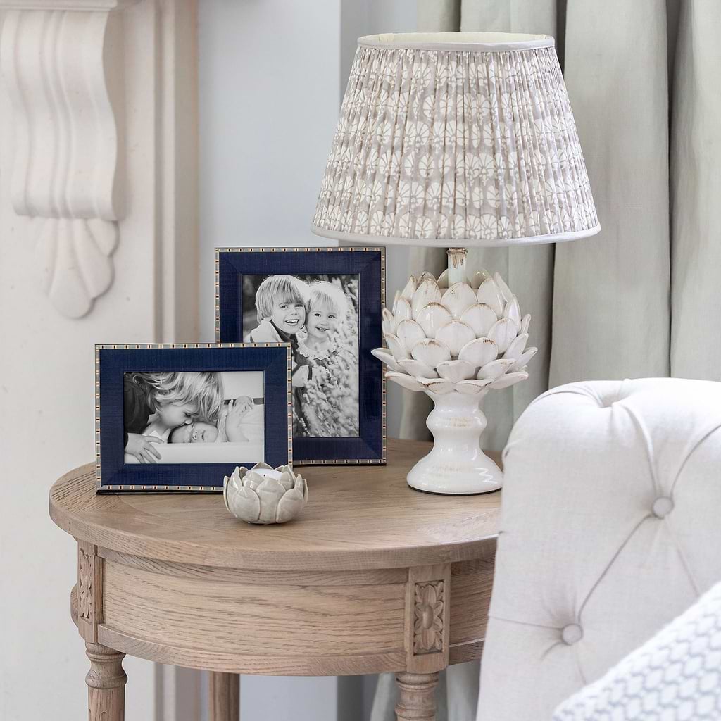 Cornice intarsiata blu frise