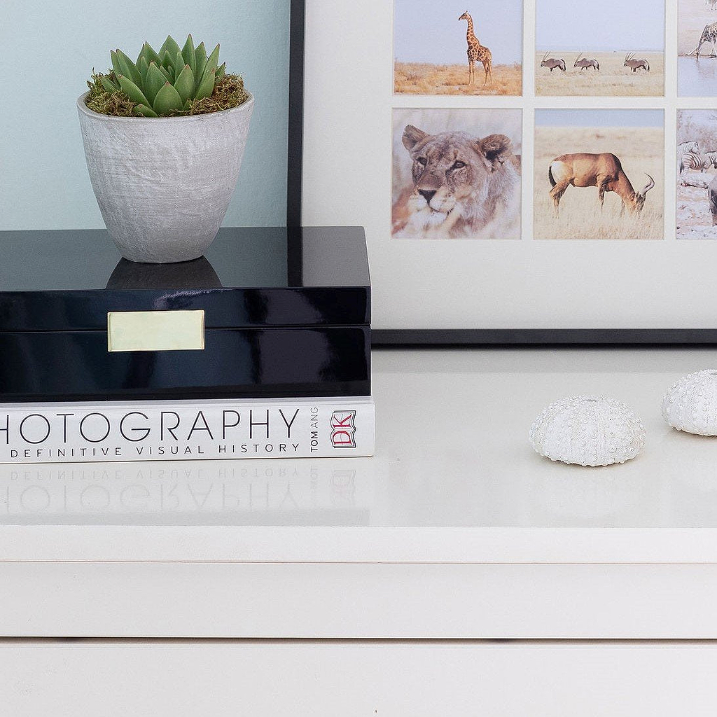 Große schwarze Lackbox mit Gold