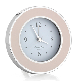 Leiser Wecker in Hellrosa und Silber