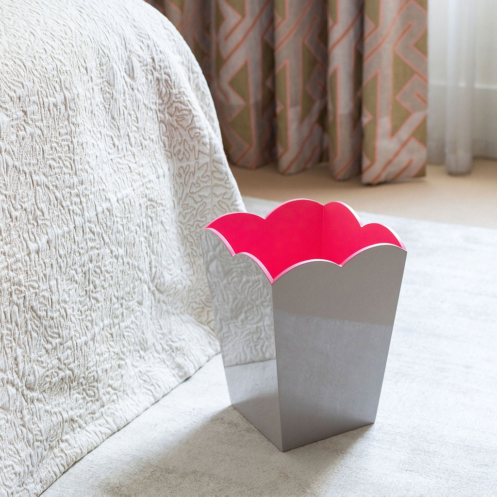 Scalloped Lacquer Bin – Chiffon & Pink