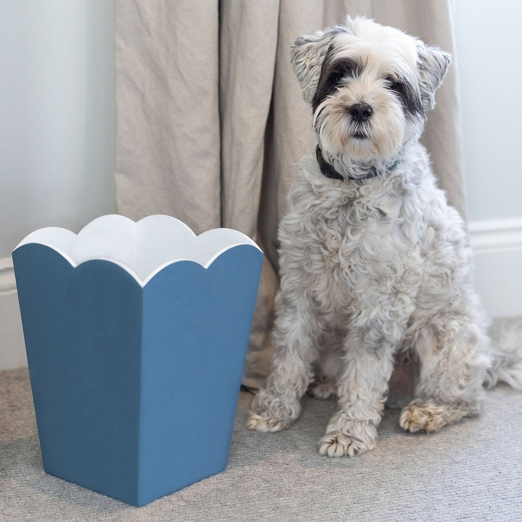 Scalloped Lacquer Bin – Denim & White