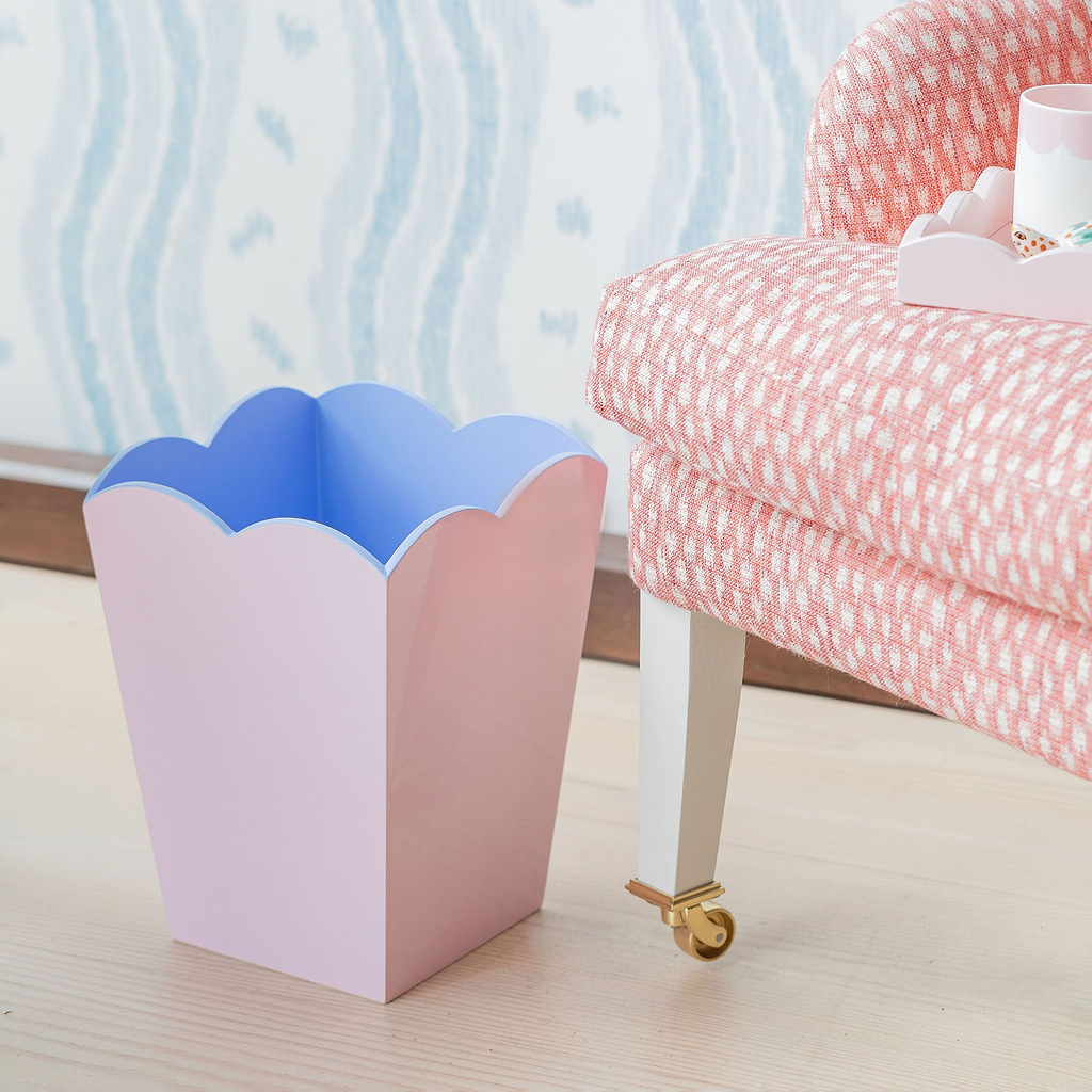Gewellter Lackbehälter – Rosa und Blau