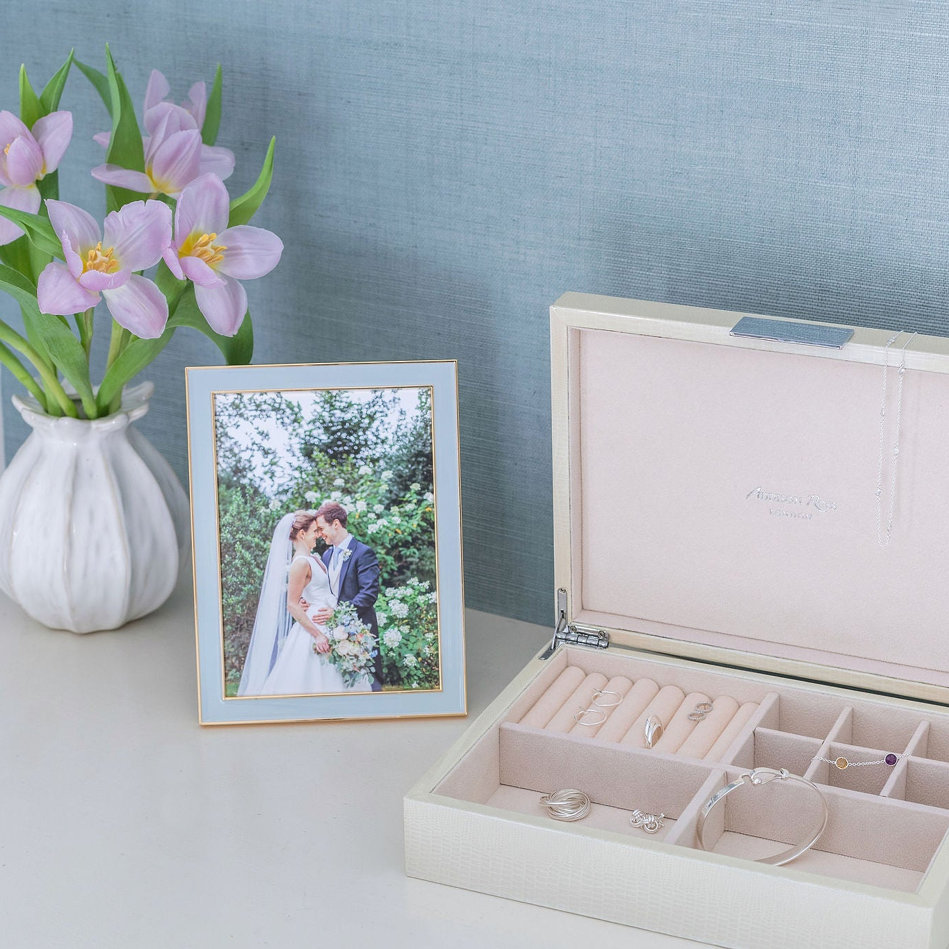 Large cream jewelry box