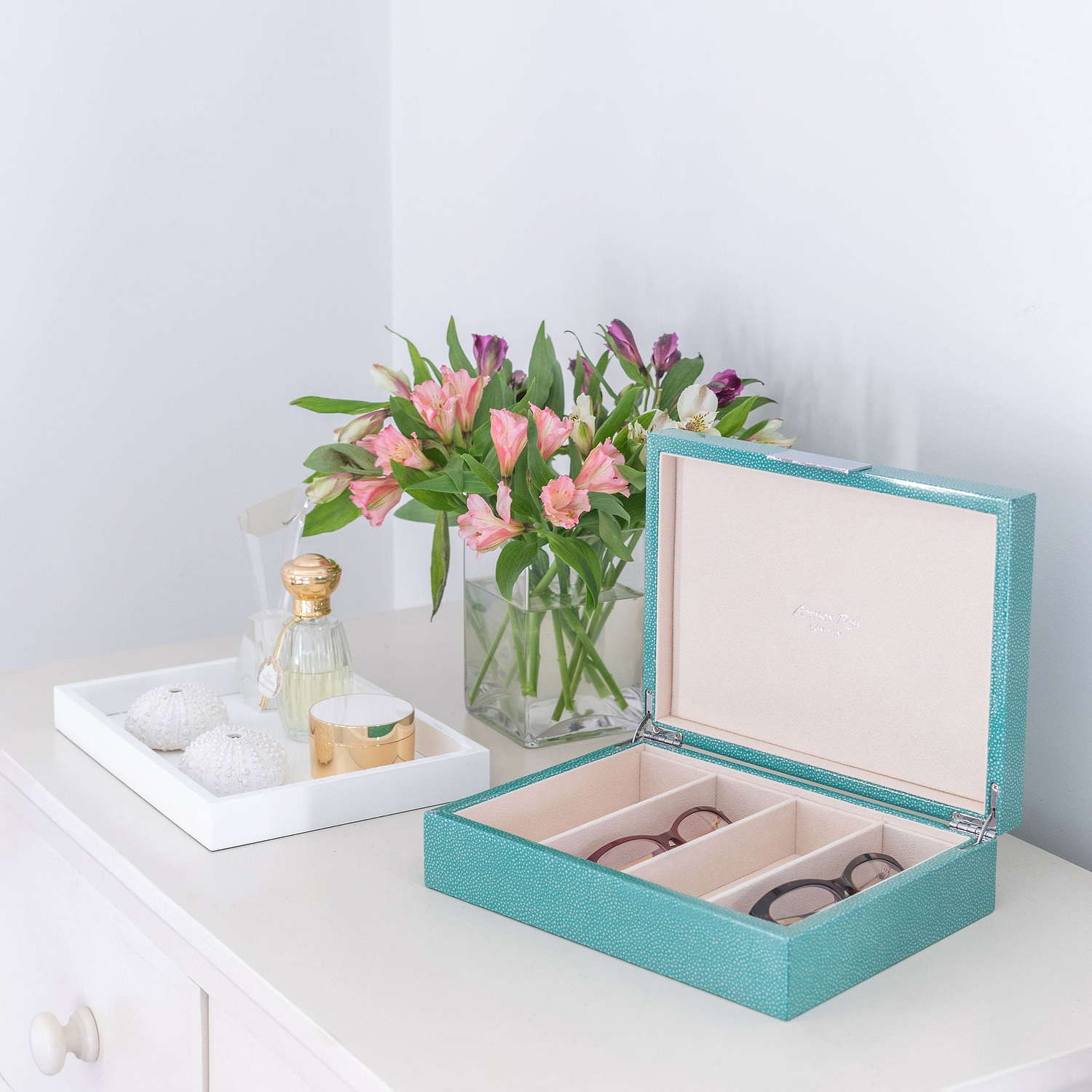 Large green glasses box with suede interior