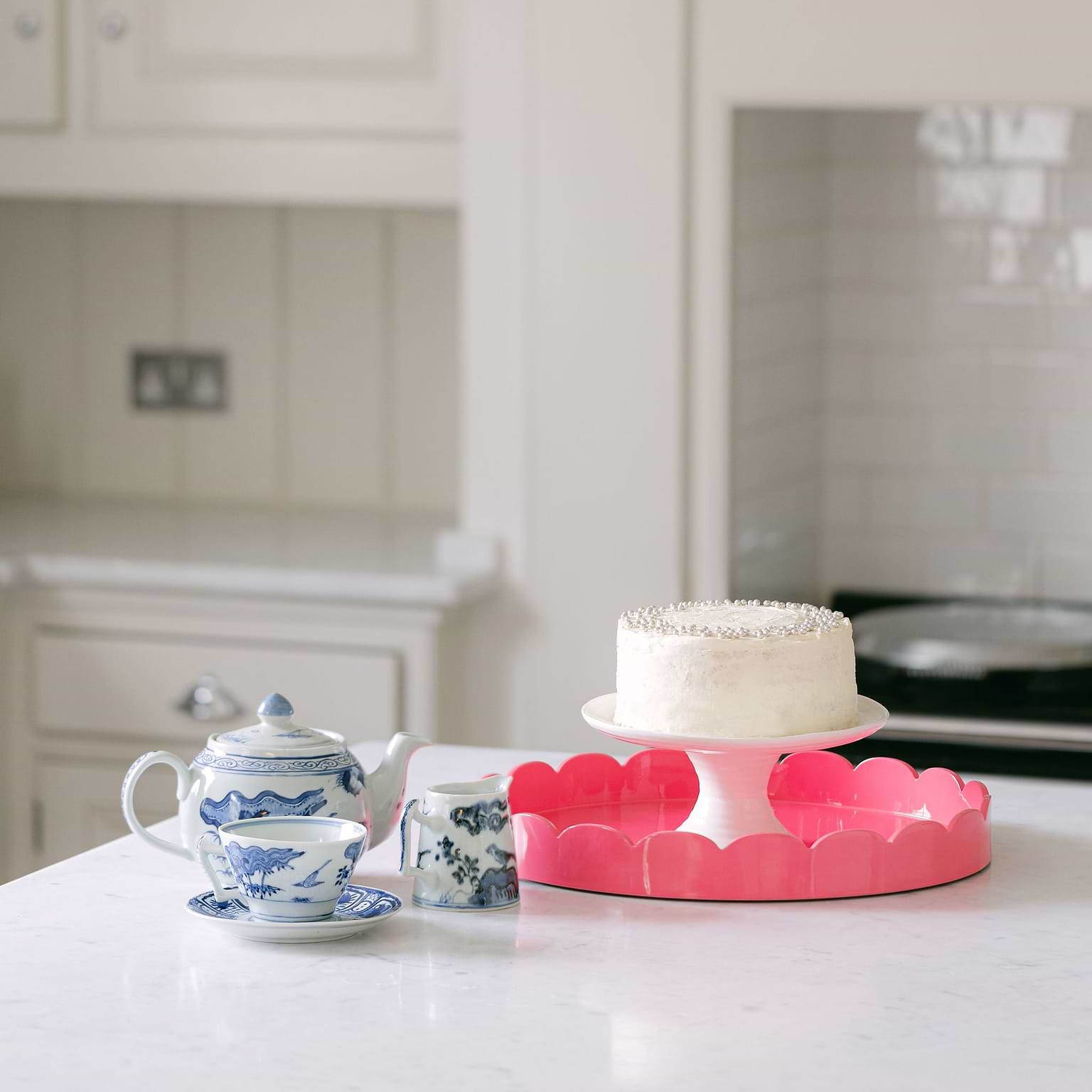 Watermelon Round Medium Lacquered Scallop Tray