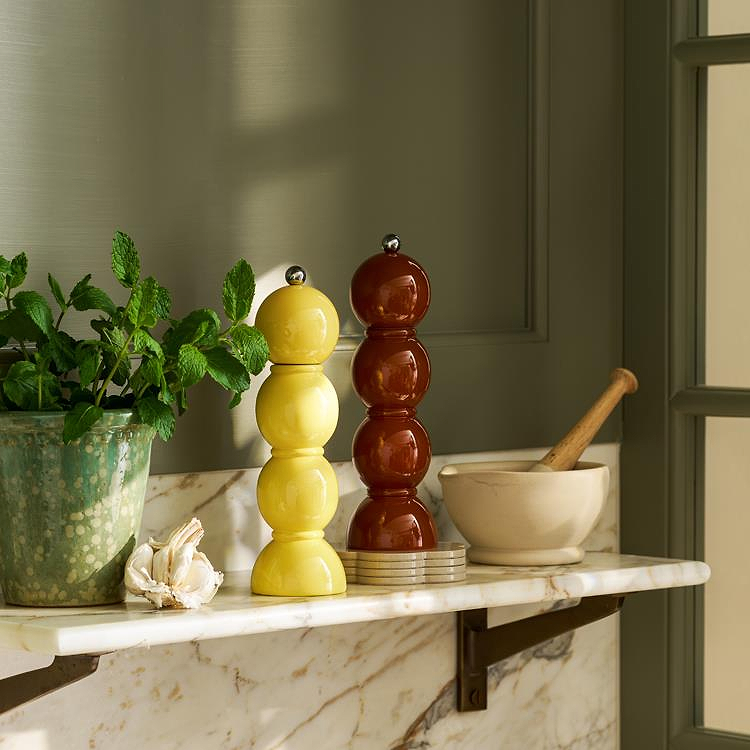 Buttercream Bobbin Lacquer Salt or Pepper Mill - Addison Ross Ltd UK