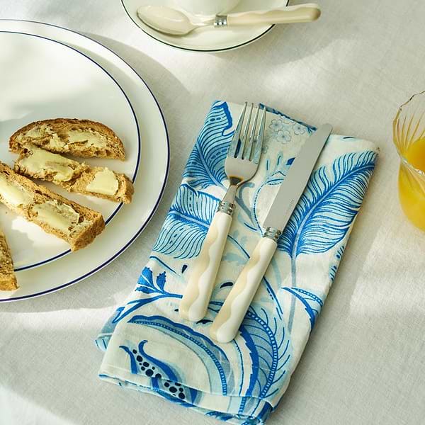 Wave Cutlery - Cappuccino & White (16‑Piece Set) - Addison Ross Ltd UK