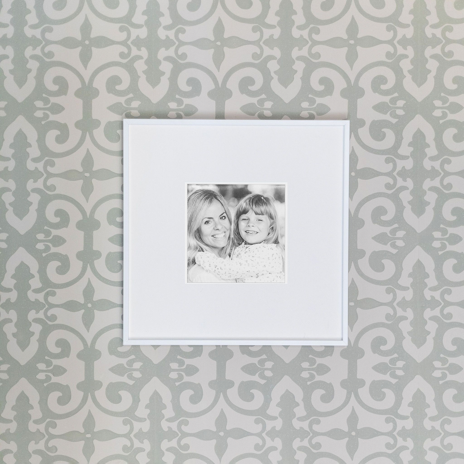 Single Aperture White Wall Hanging Frame - Addison Ross Ltd UK