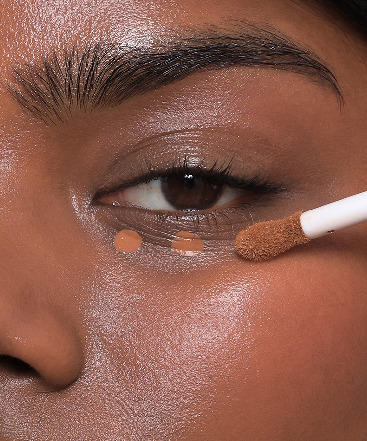 | desc:  | text: light Tabitha wears shade 18W