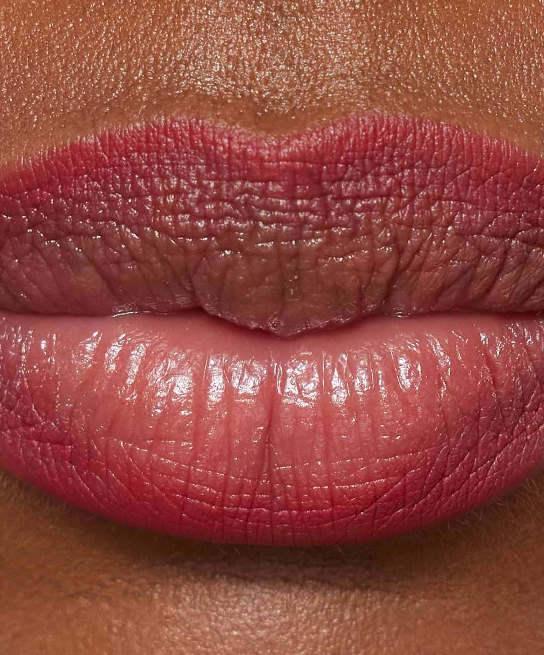 | desc: | text: light Lip Sculpt in shade Red