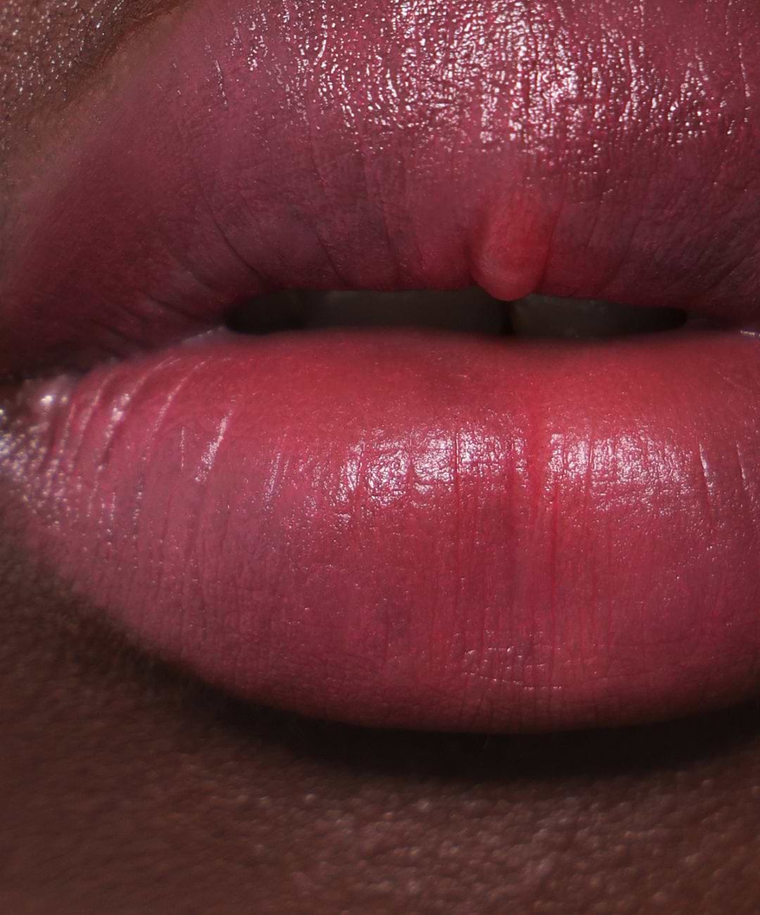 | desc: | text: light Lip Blush in shade Guava