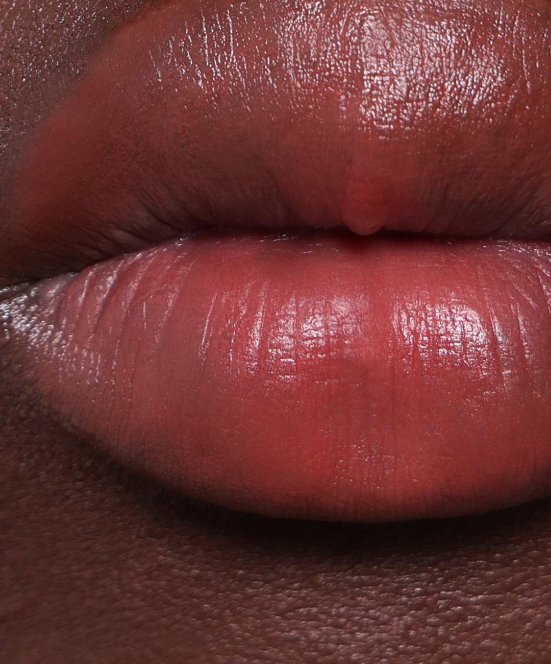 | desc: | text: light Lip Blush in shade Papaya