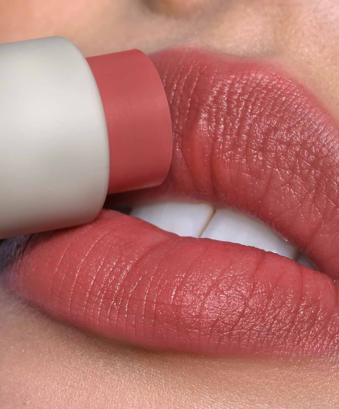 | desc: Lip Blush in shade Orchid