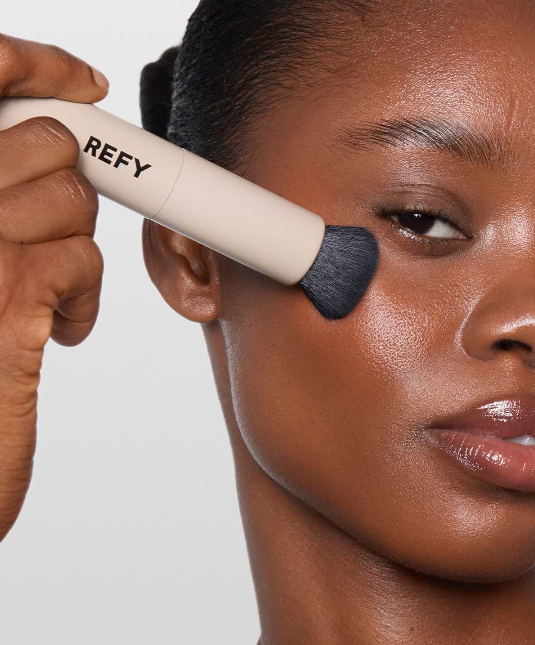 | desc: | text: light Dense Brush designed for precisely<br> blending and building