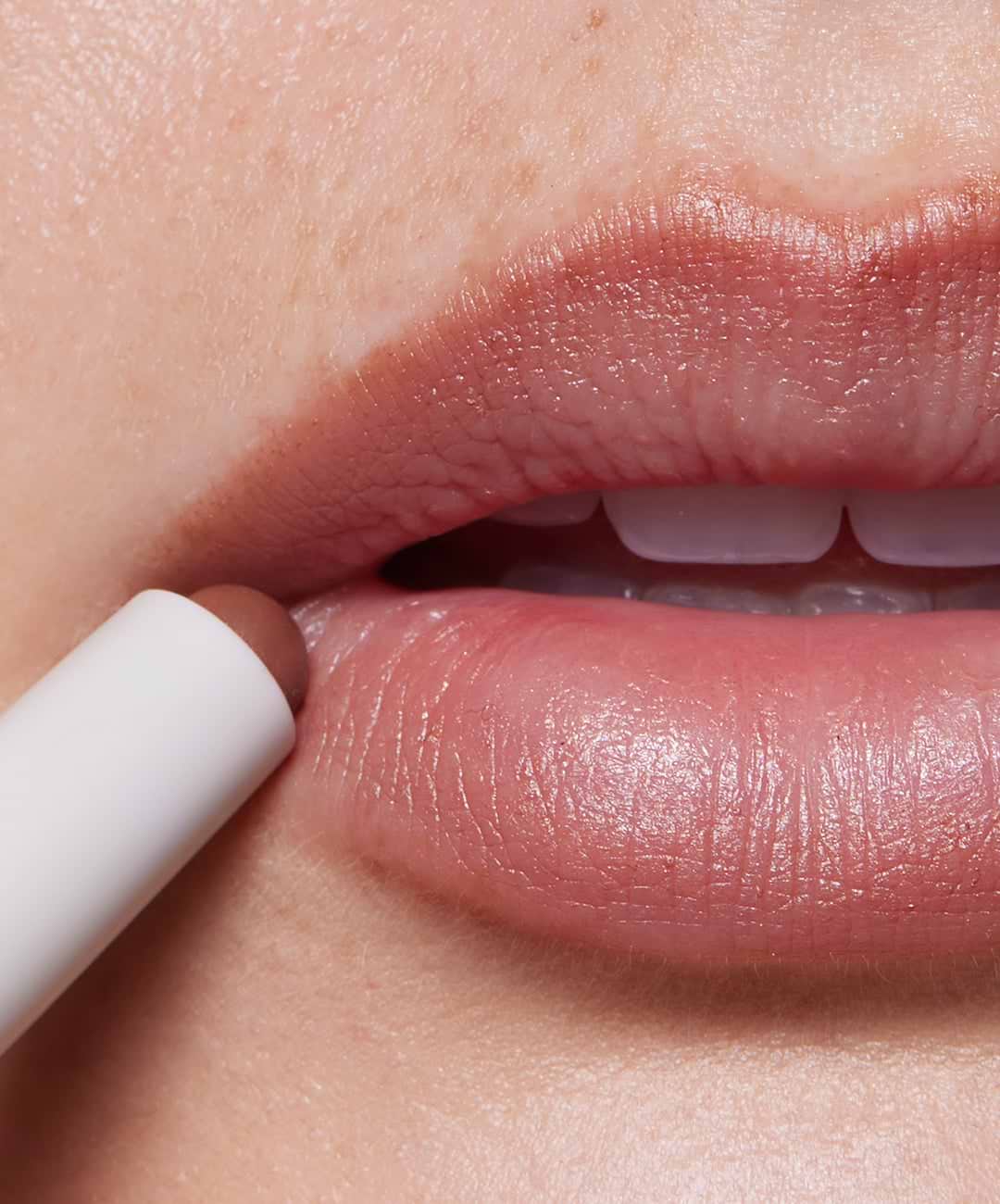 | desc: Blur Liner in shade Stone
