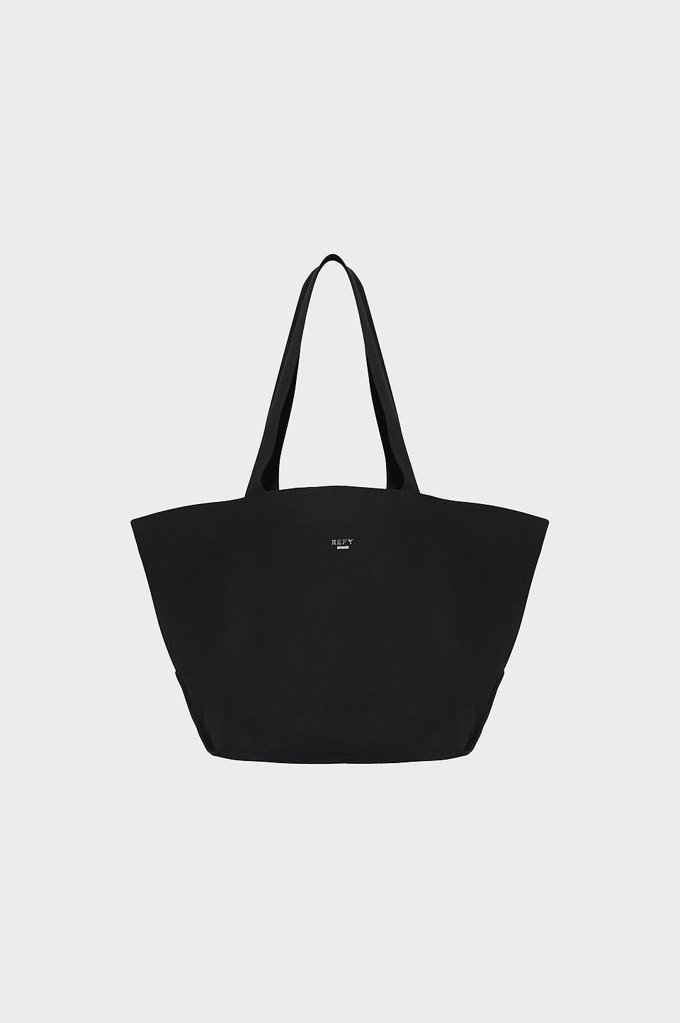 CLOSE UP OF REFY OVERSIZED TOTE BAG IN BLACK