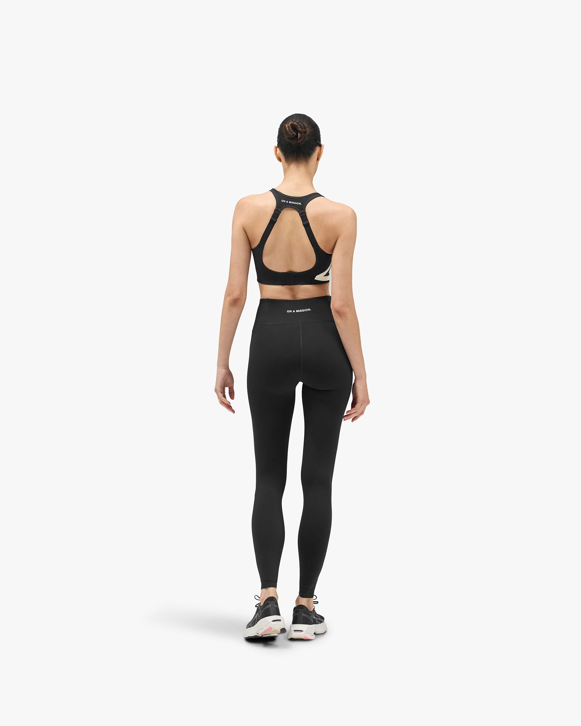 247 On A Mission High Support Sports Bra - Jet Black