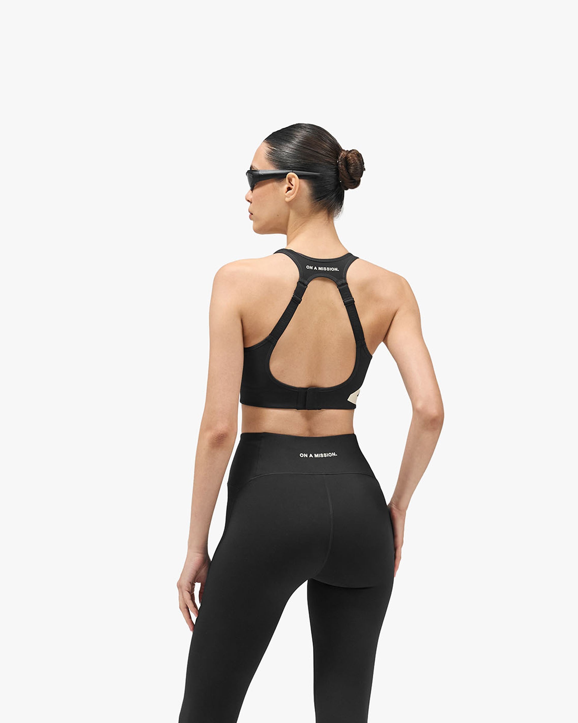 247 On A Mission High Support Sports Bra - Jet Black