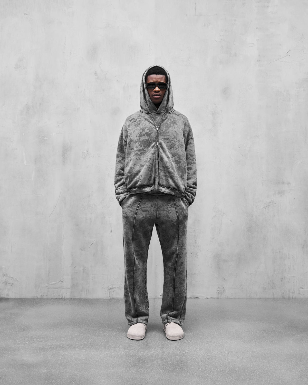 HEAVYWEIGHT INITIAL - LOOKBOOK