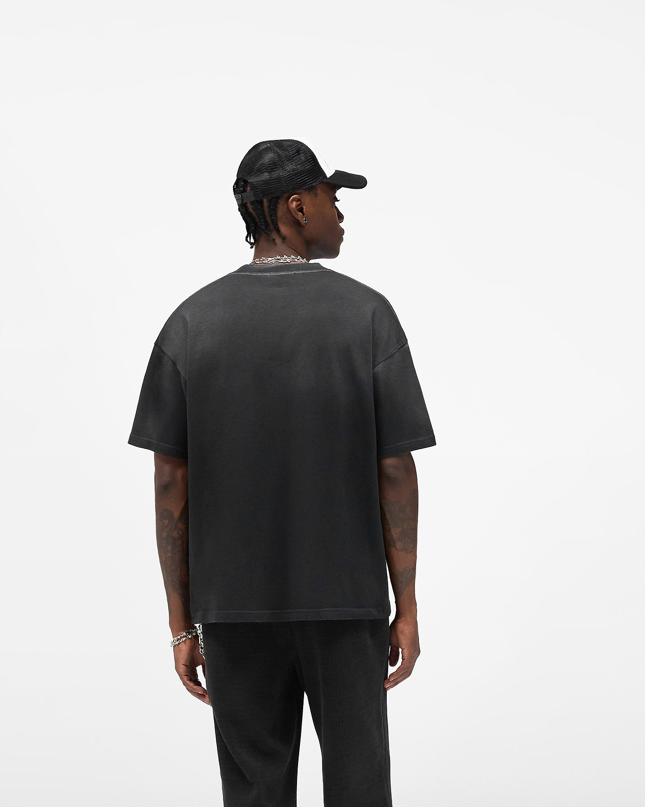 Legacy Crest Black T-shirt | T-shirts | REPRESENT