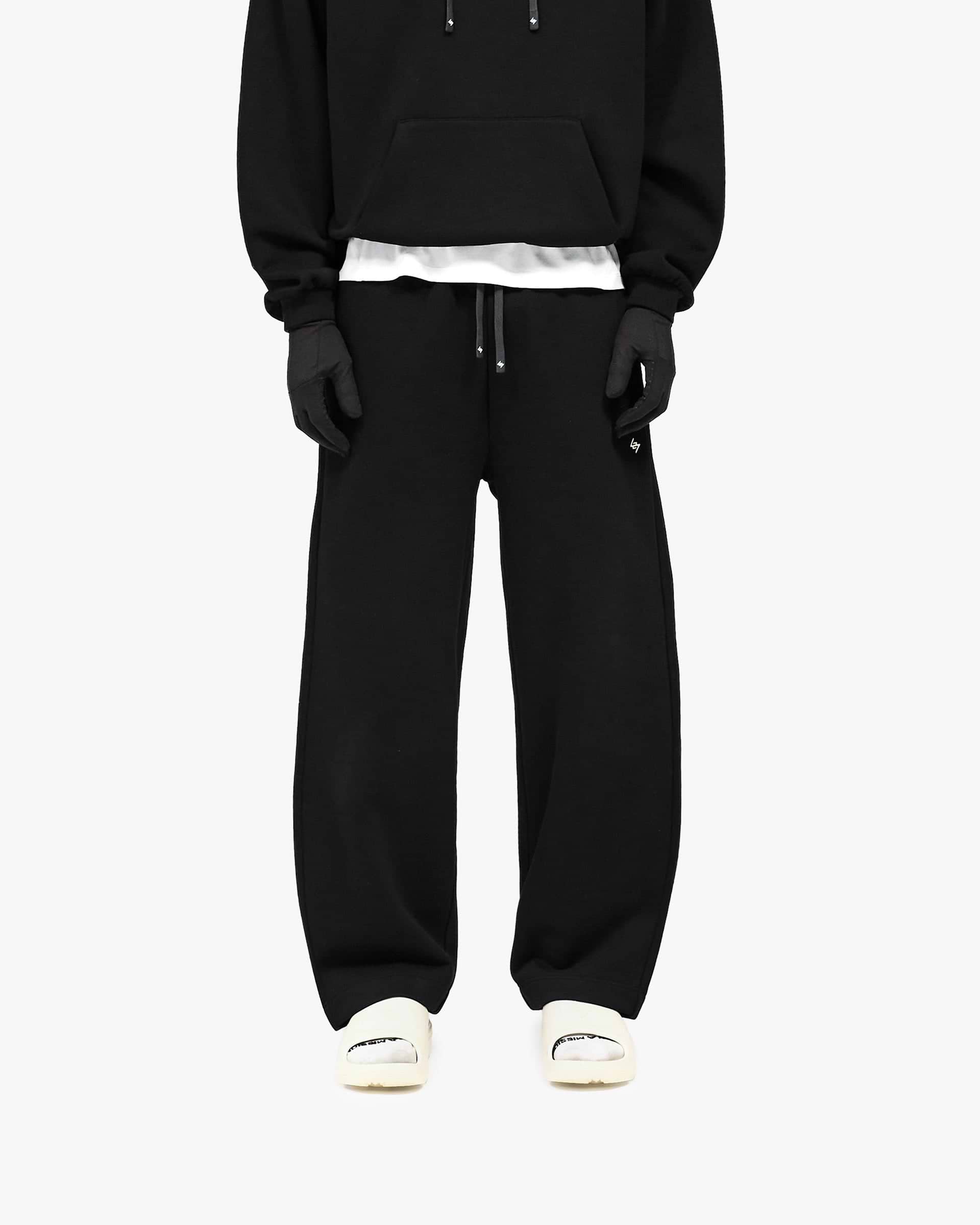 247 DNA Almond Leg Sweatpant - Jet Black