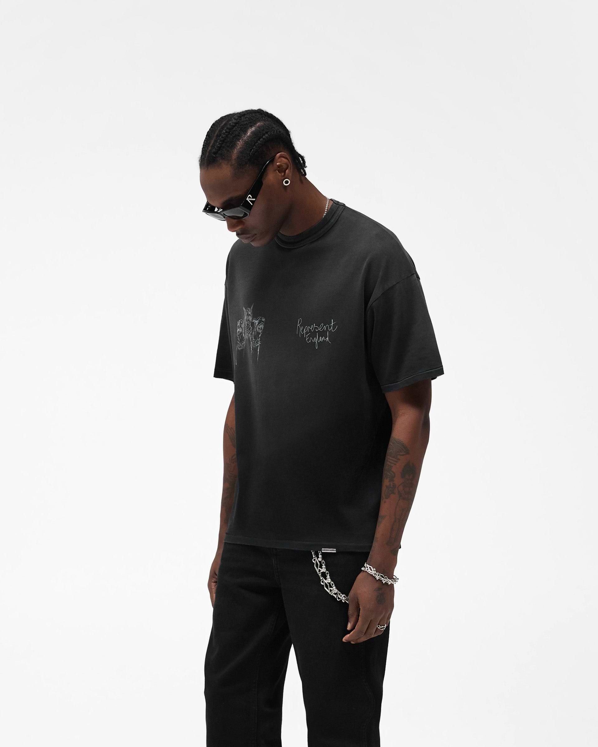 Hand_Drawn_Thoroughbred_T-Shirt_-_Aged_Black_04.jpg