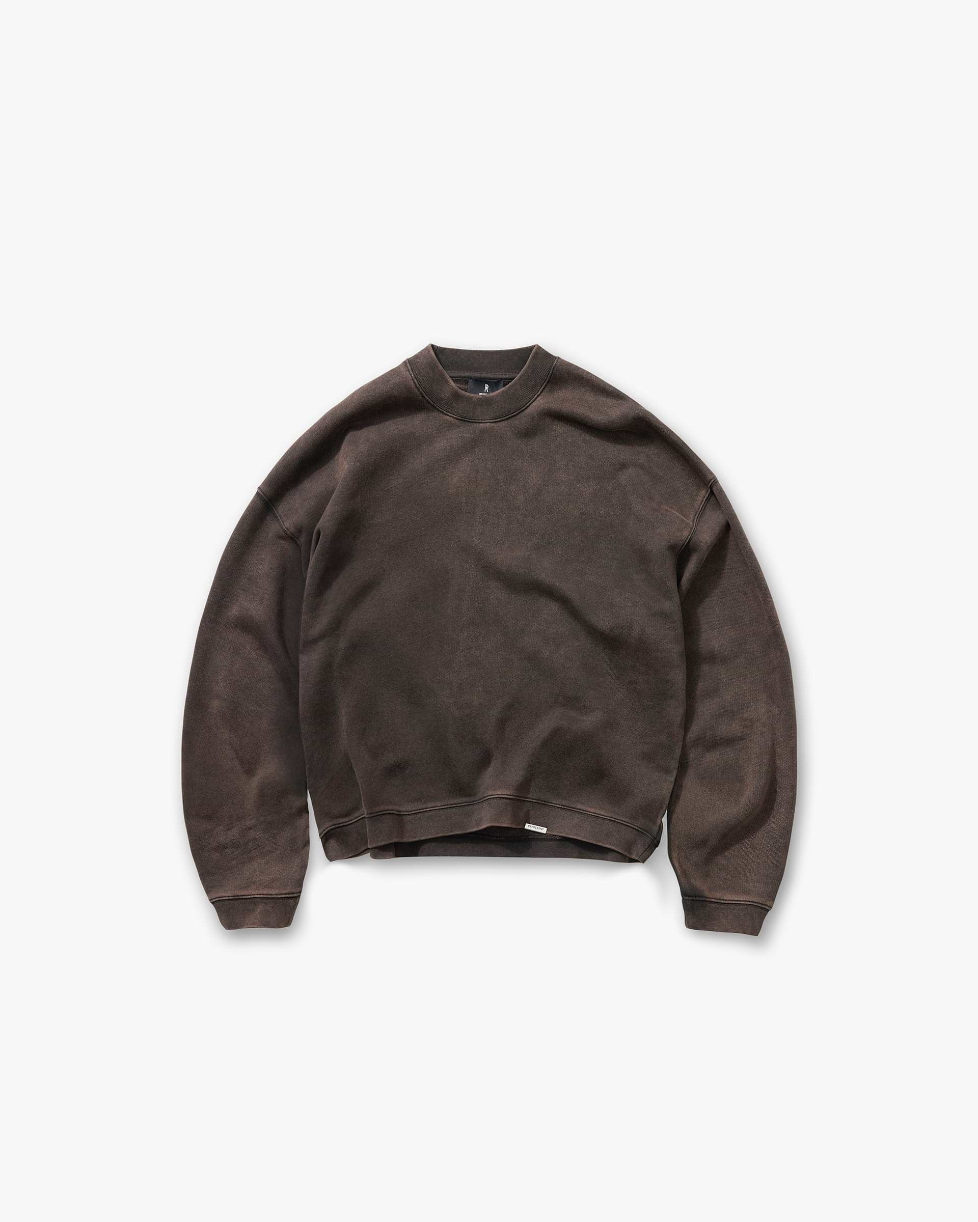 Initial_Boxy_Sweater_-_Coffee_01.jpg