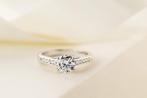 tigerlily lab grown diamond engagement ring